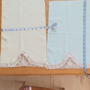 Antique Cotton Towels/Napkins Beautiful Lace. Non Brand